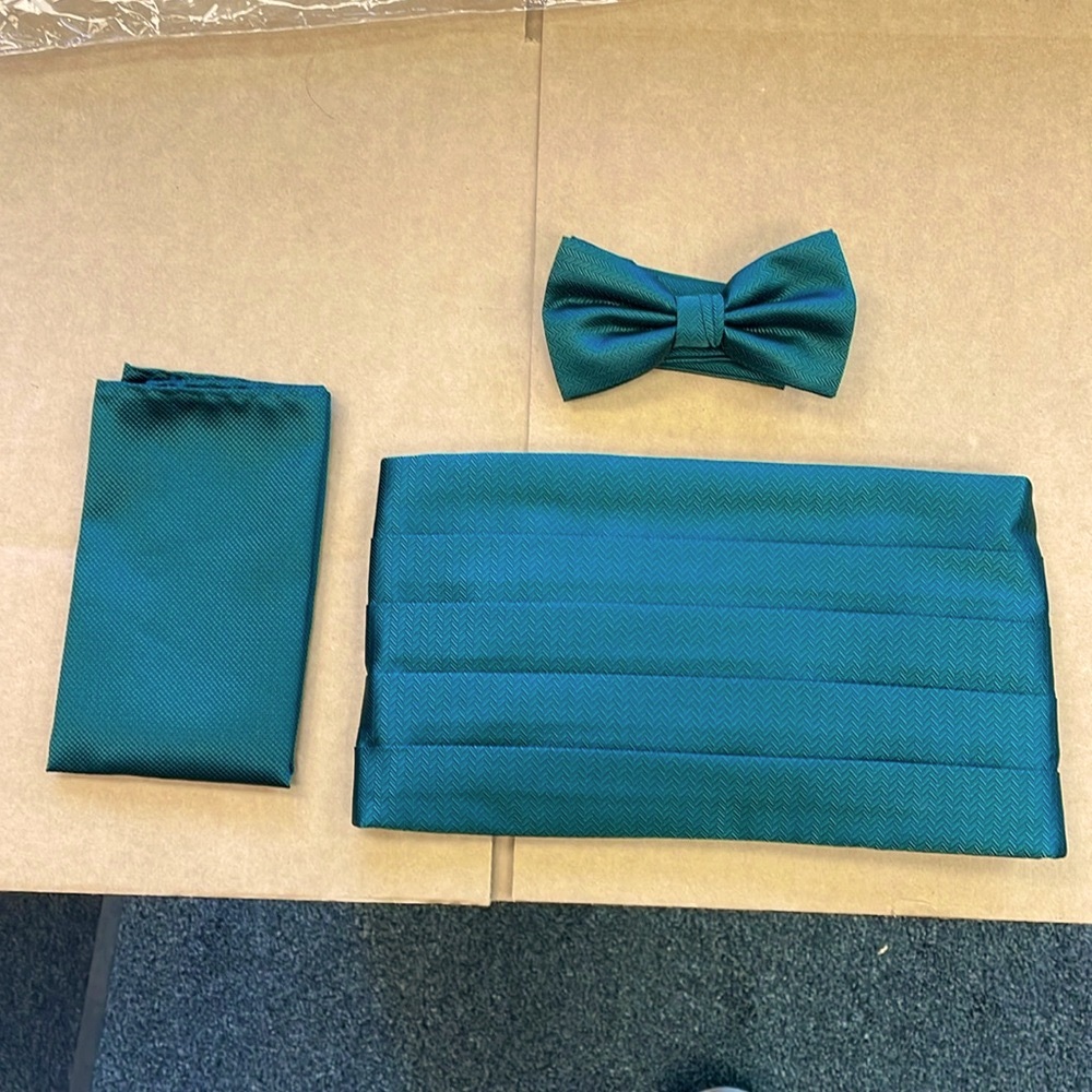 Hunter Green Herringbone Cummerbund and Bow Tie